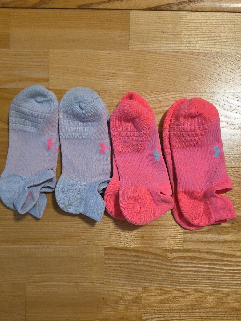 Under Armour No-Show Athletic Socks in Coral Pink & Light Gray (2 Pairs)